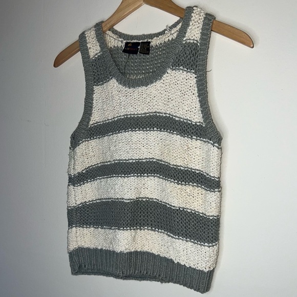Liz Sport Vintage Knit Sweater Tank Size Medium - Picture 6 of 6